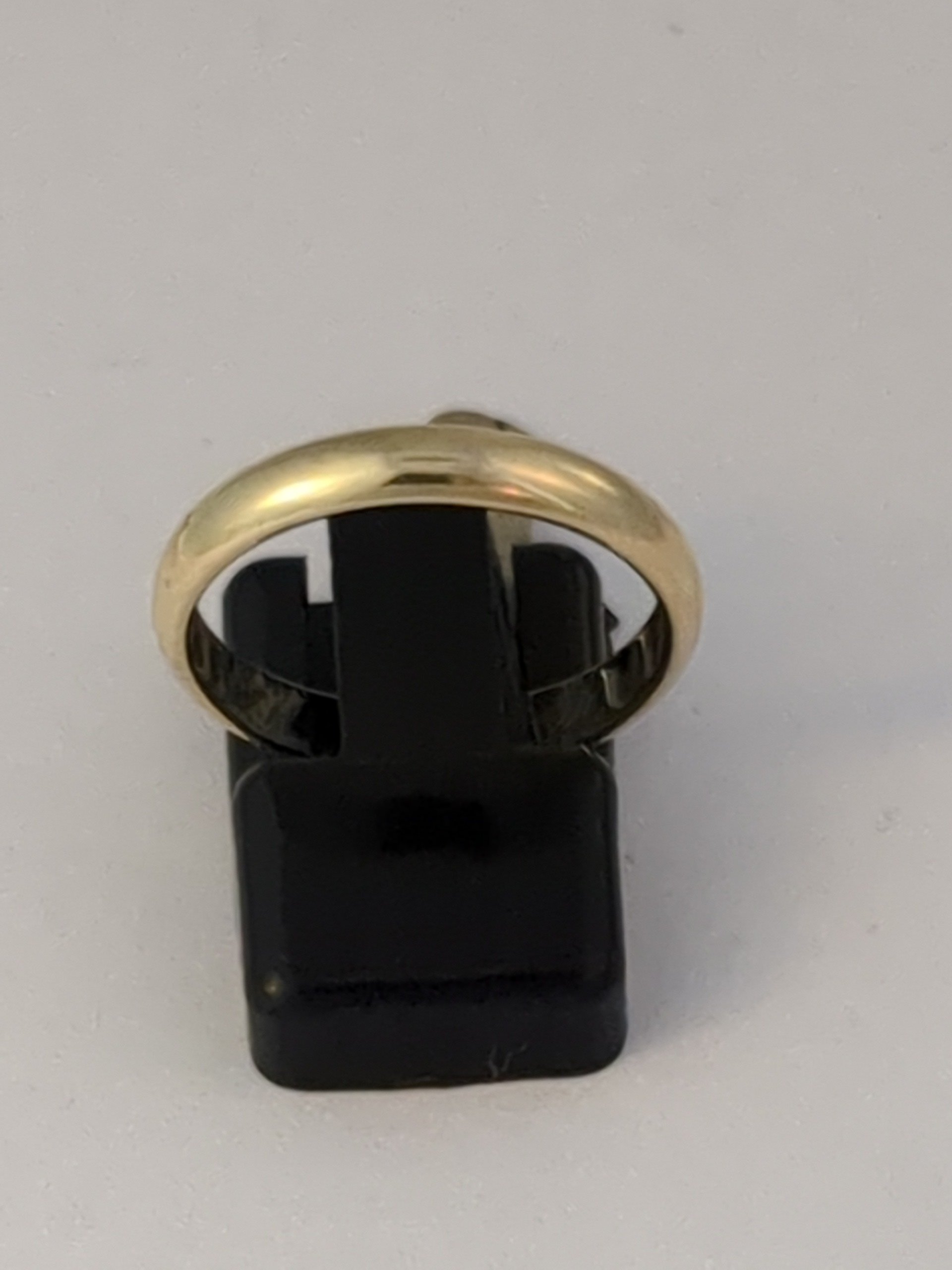9ct Gold wedding band