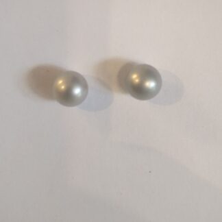Silver grey pearl studs 5mm