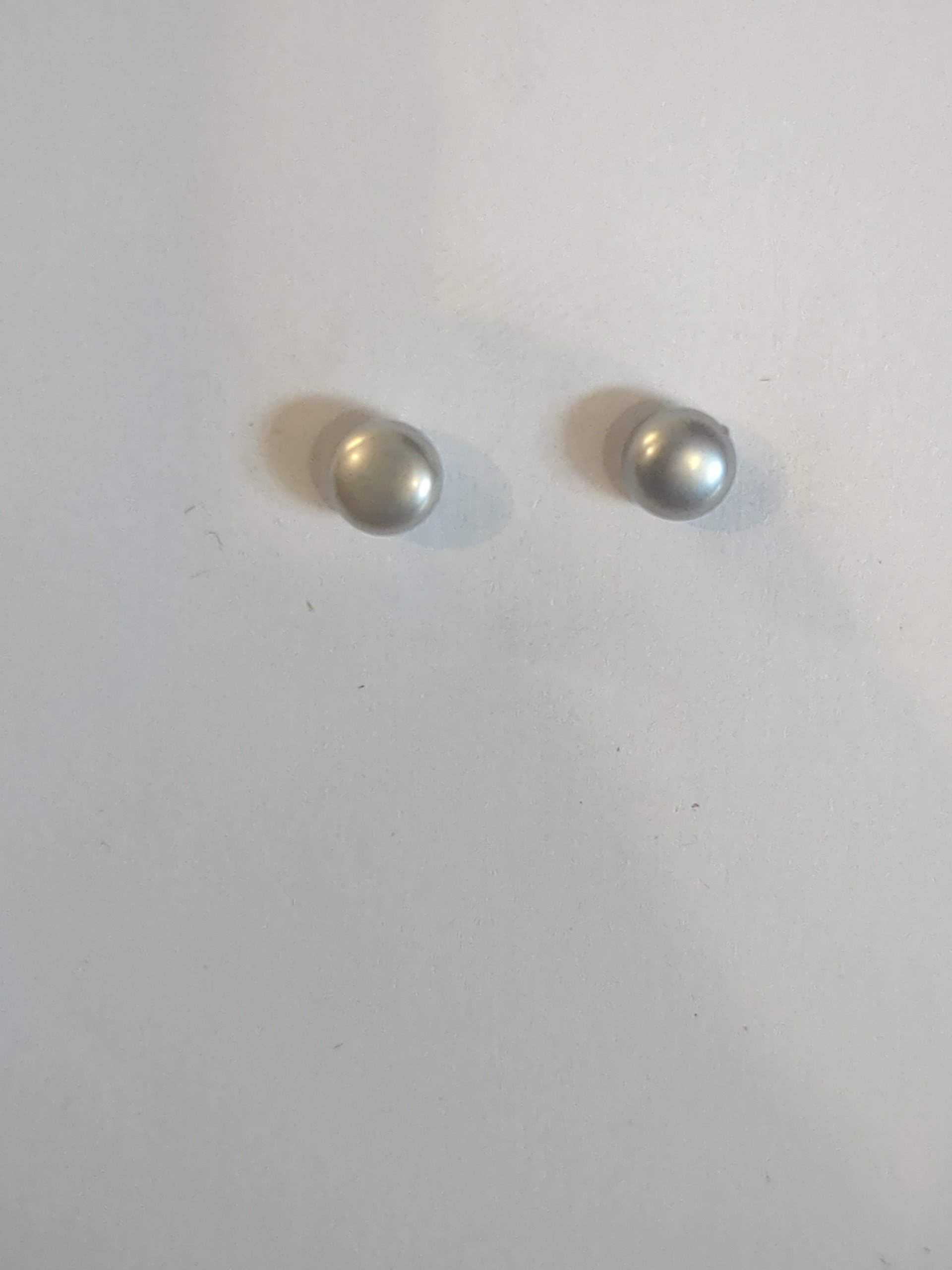 Silver grey pearl studs 4mm