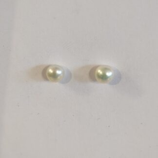 silver pear studs 4.5mm