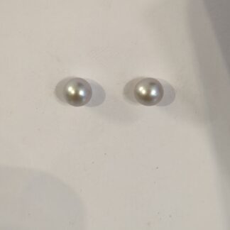 Silver grey pearl studs 4.5mm