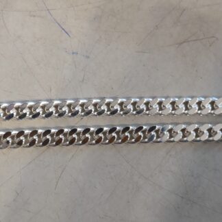 silver close curb chain"