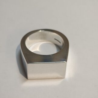 Silver oblong signet ring