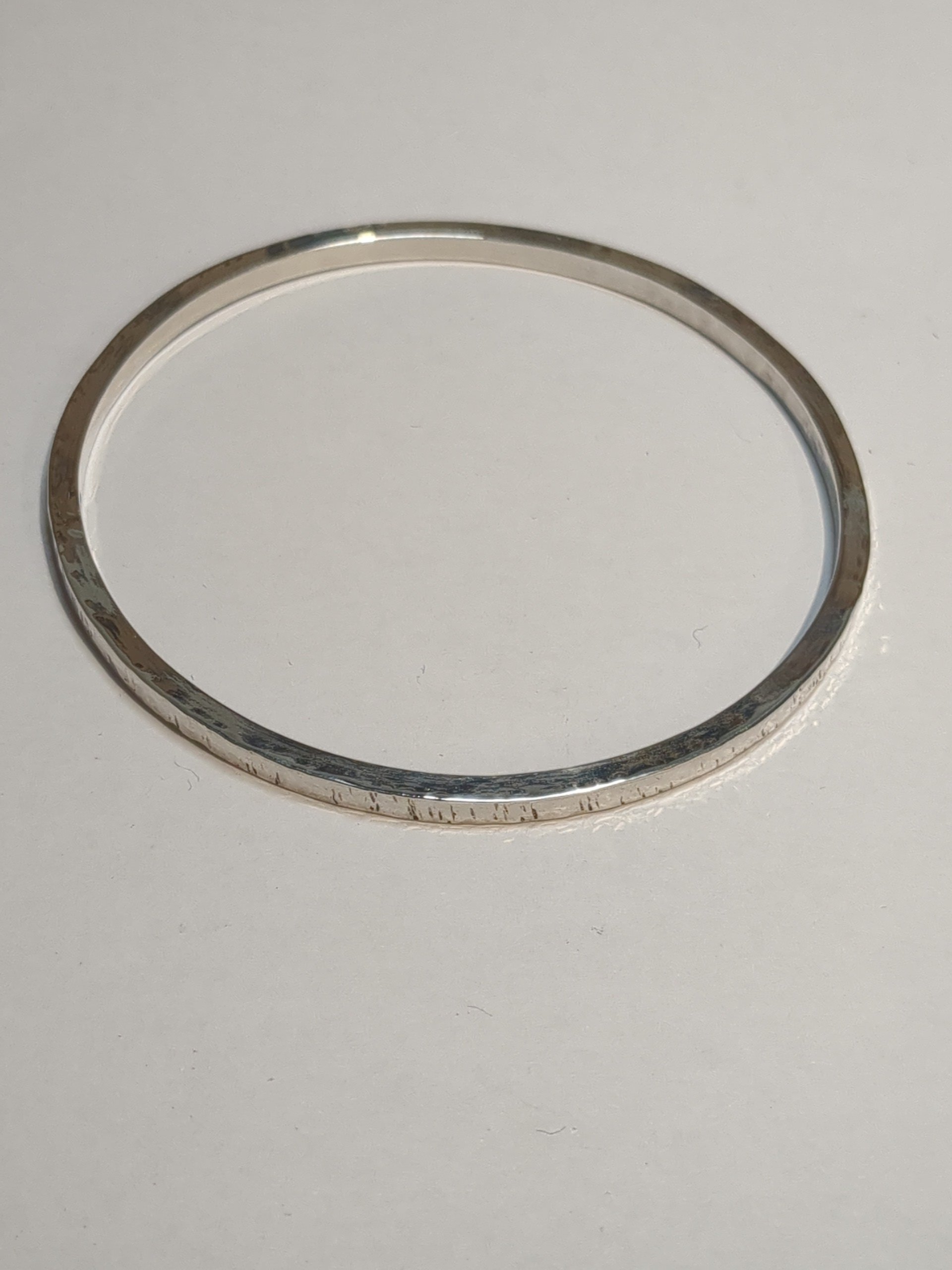 Silver bangle hammer finish