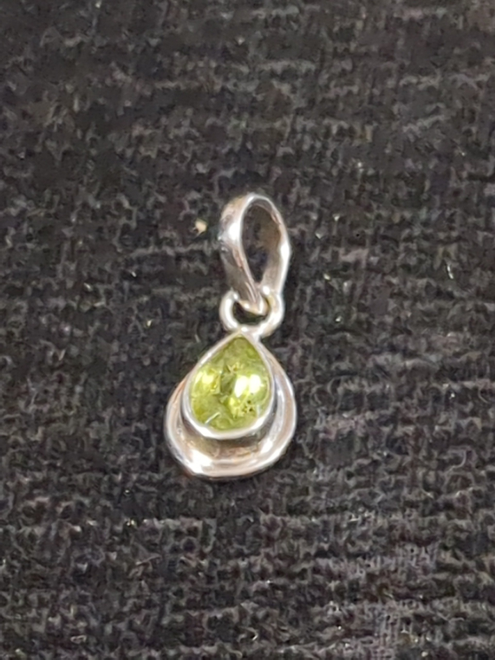 Silver peridot pendant