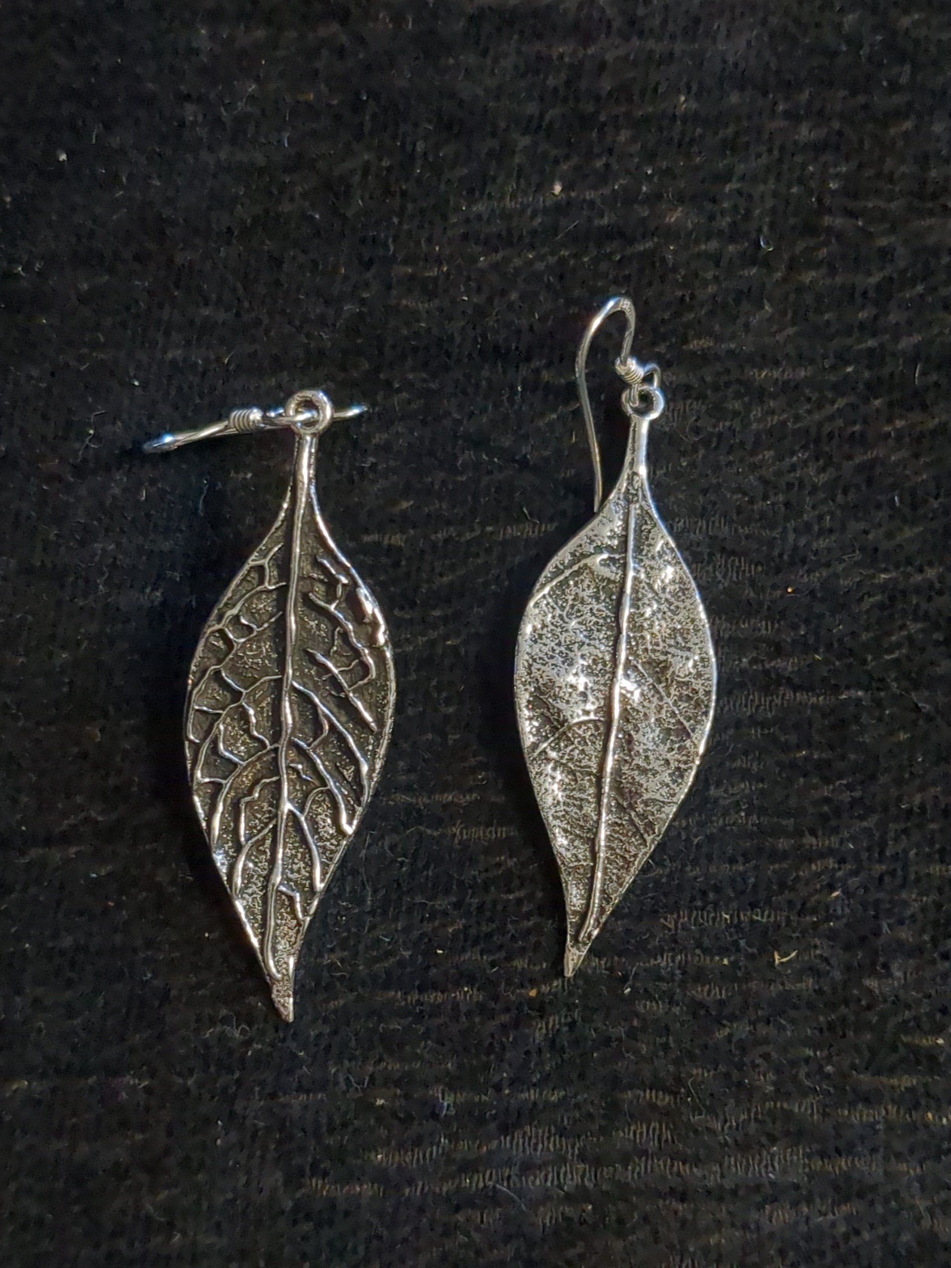 Silver leaf drop earrings