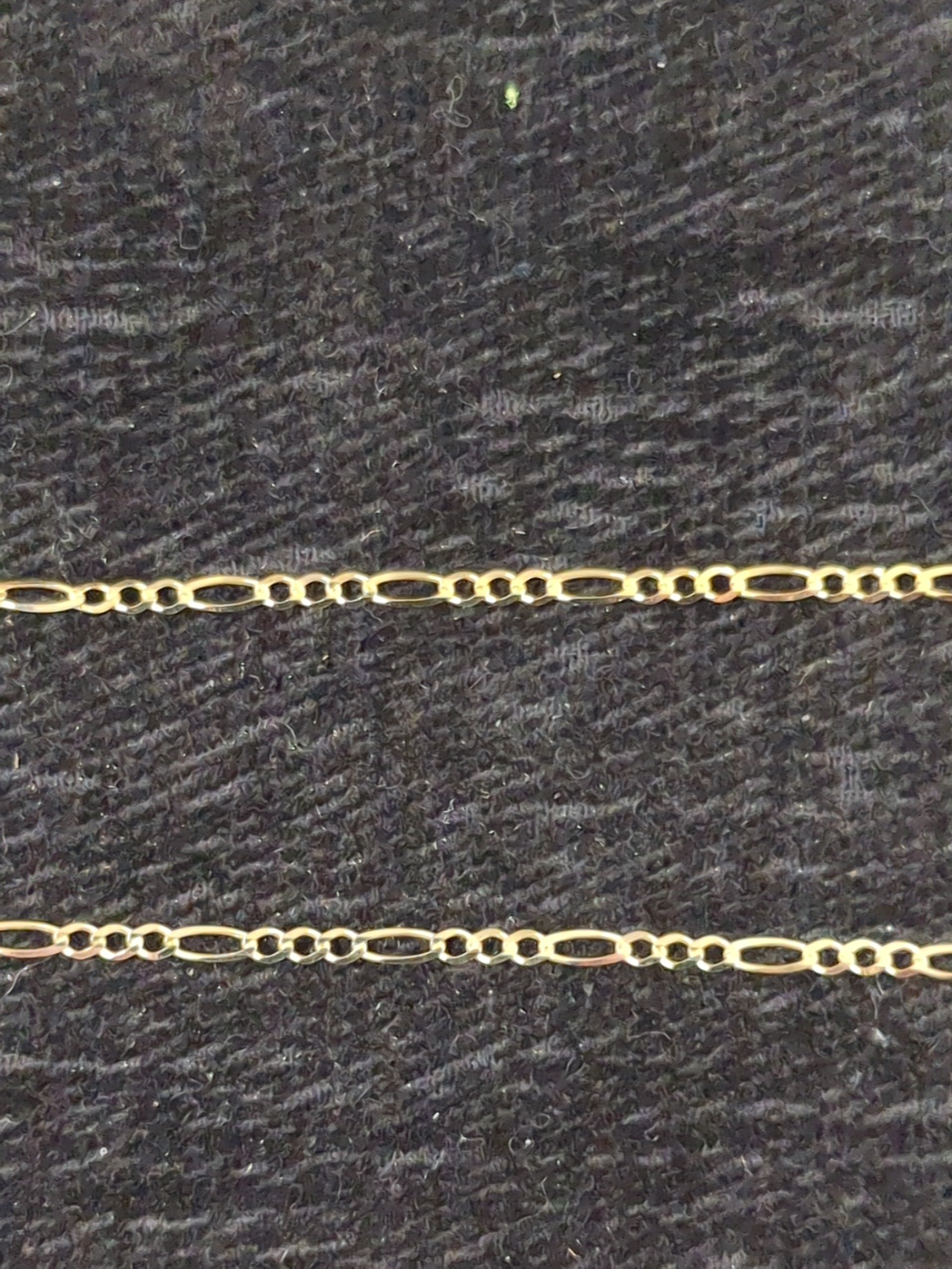 9ct gold Figaro chain 18"