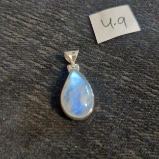 Silver rainbow moonstone pendant