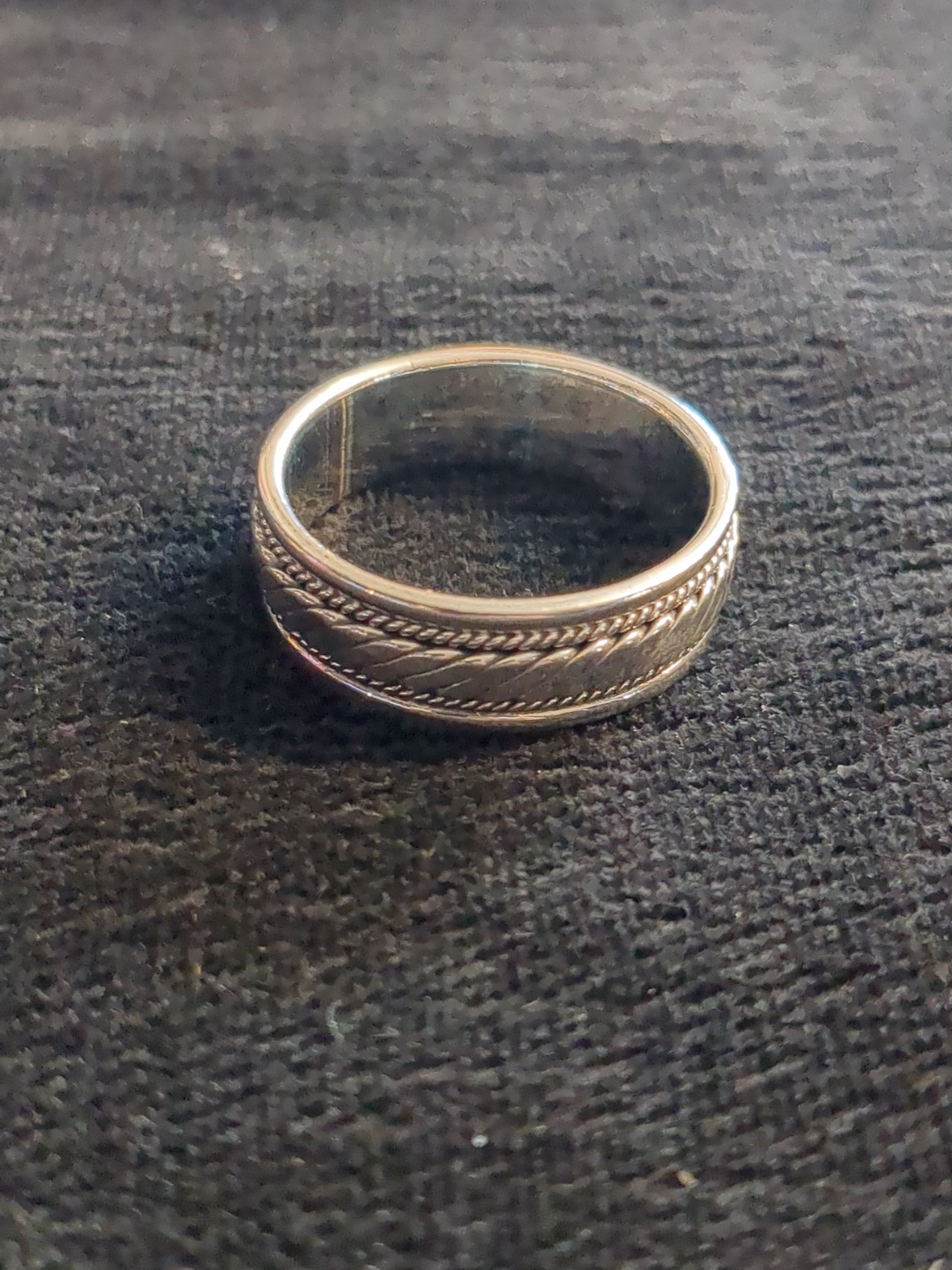 Silver flat twist detailed band