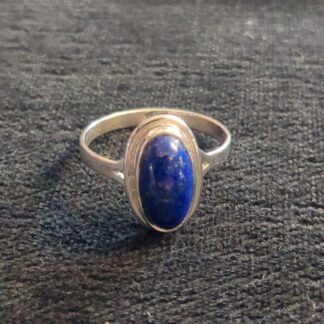 Silver lapis lazuli ring