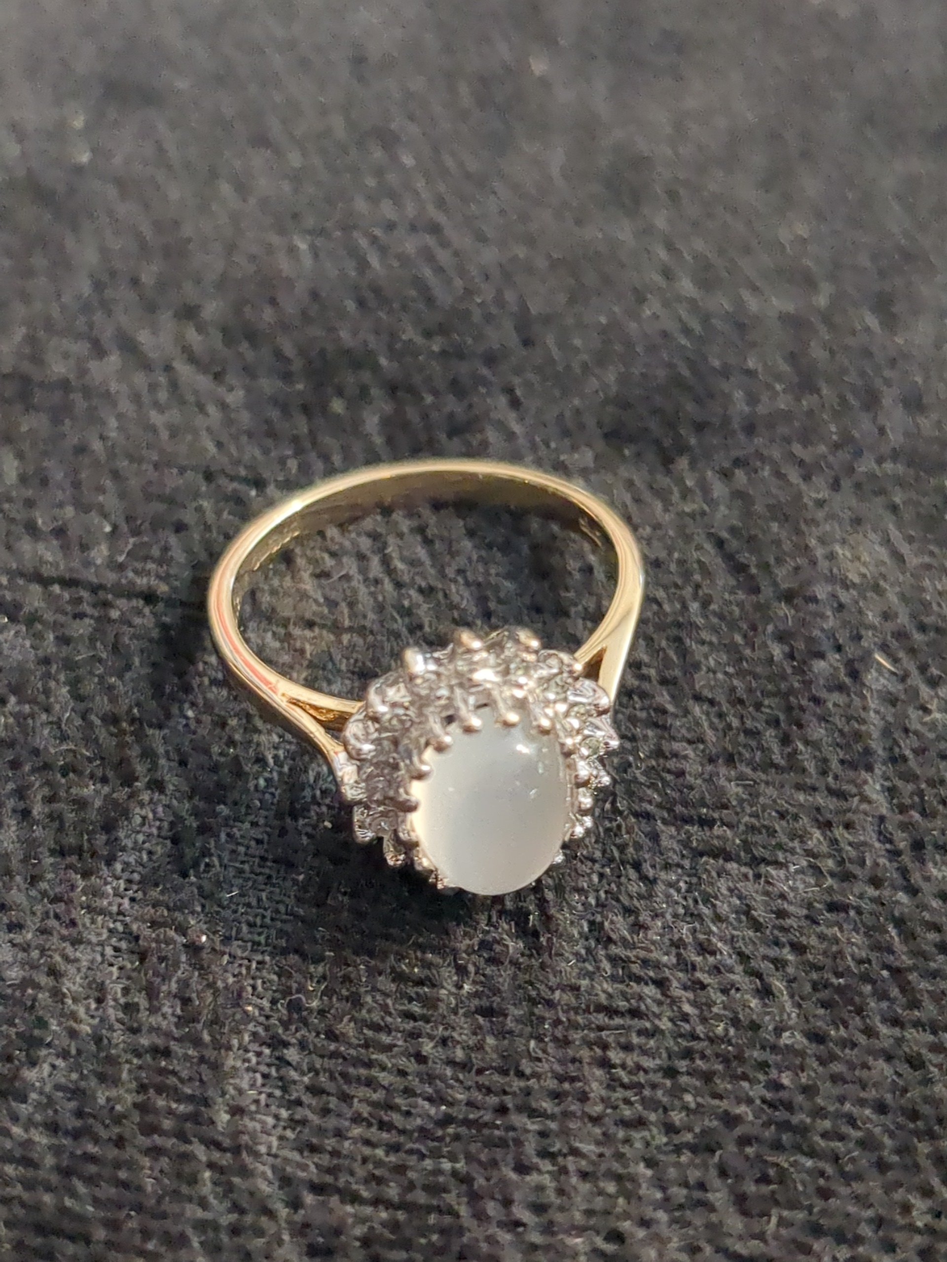 9ct gold moonstone and diamond
