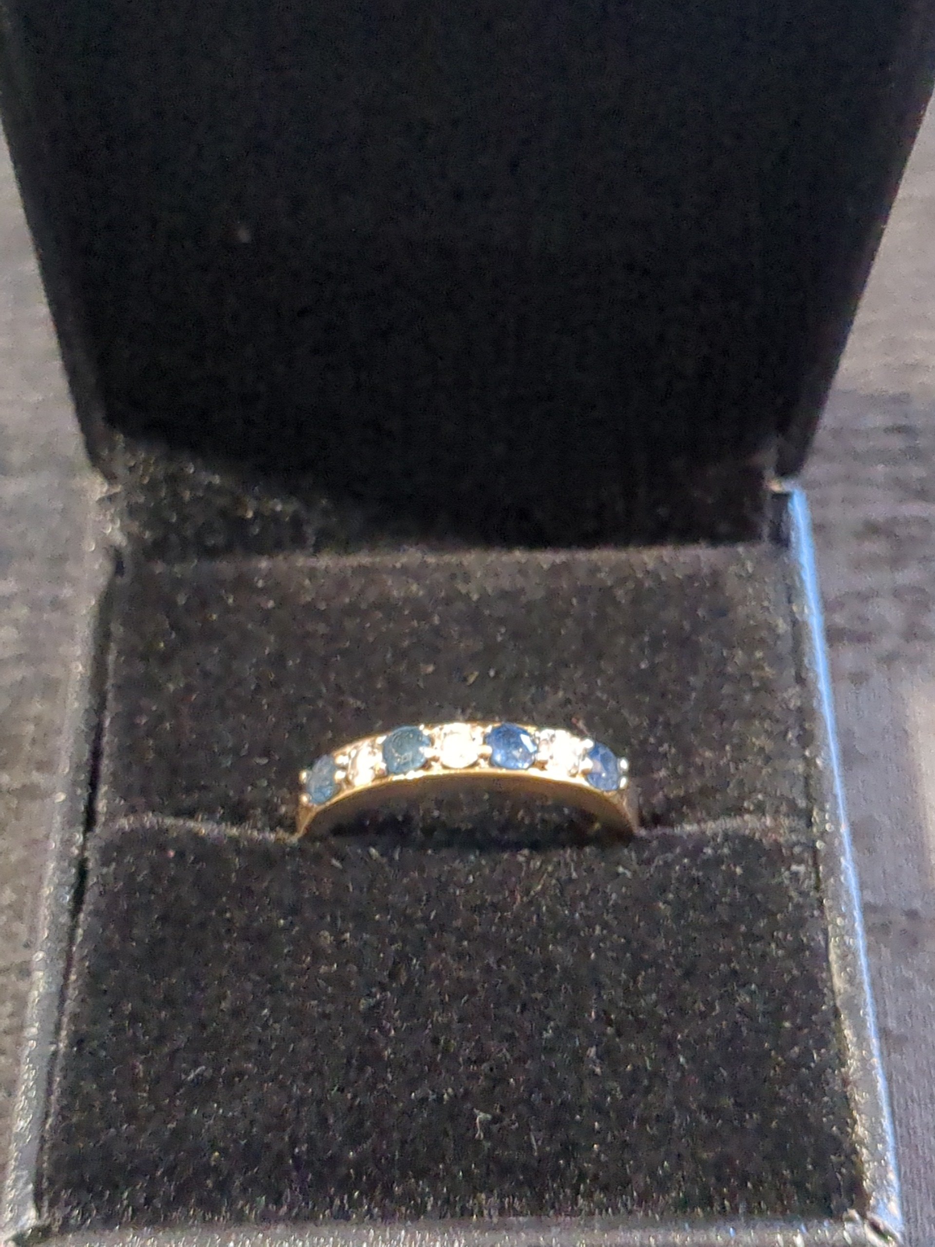 18ct sapphire and diamond ring