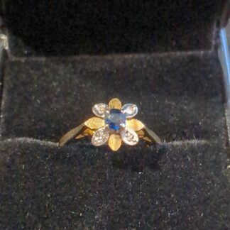 18ct sapphire and diamond ring