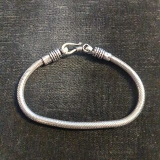 Silver snake chain bracelet 8.5"