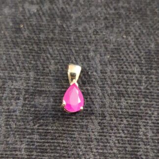 9ct Gold Ruby pendant