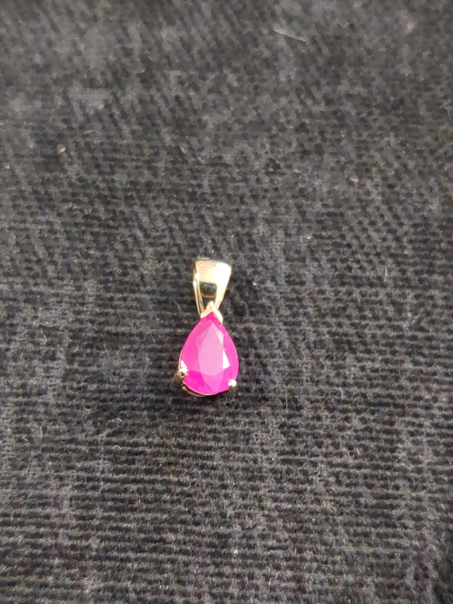 9ct Gold Ruby pendant