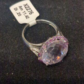 18ct white Gold amethyst and diamond ring