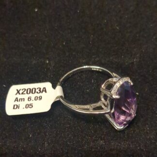 18ct white Gold amethyst and diamond ring