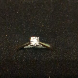 18ct gold diamond ring