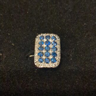 18ct white Gold sapphire and diamond ring