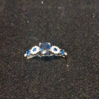 18ct gold sapphire and diamond ring