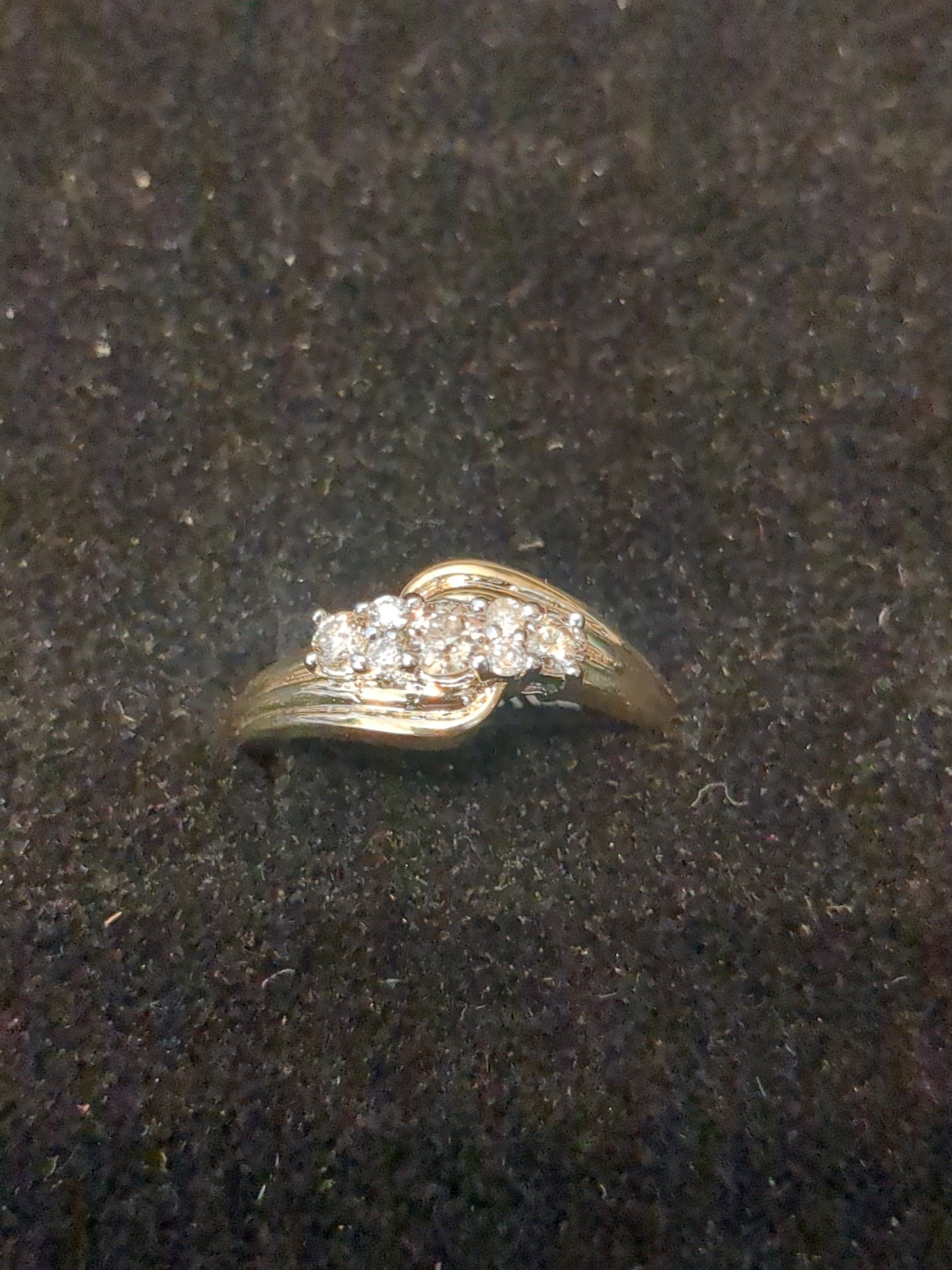 9ct diamond ring
