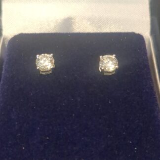 18ct white Gold diamond stud earrings
