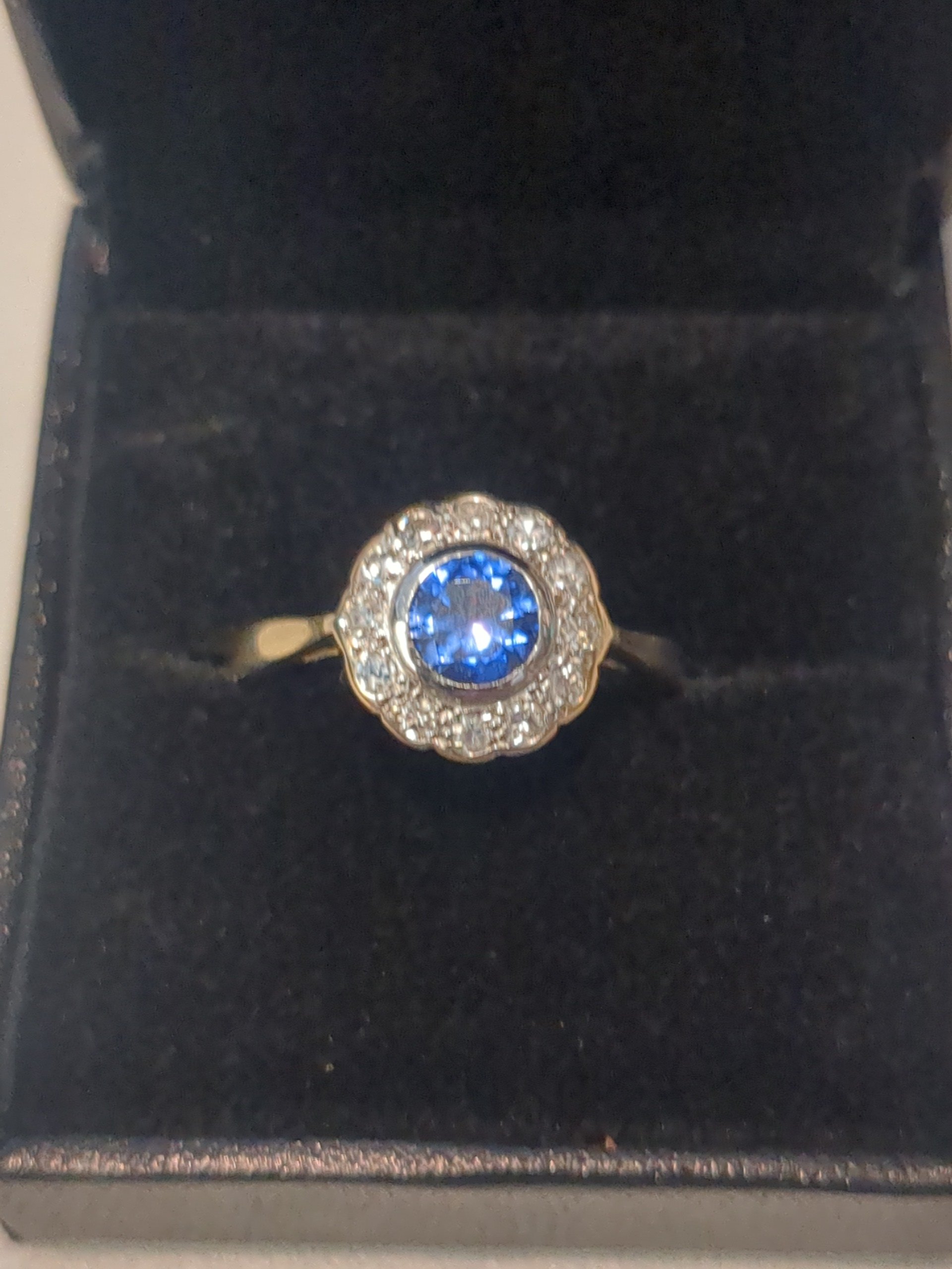 18ct Sapphire and diamond ring