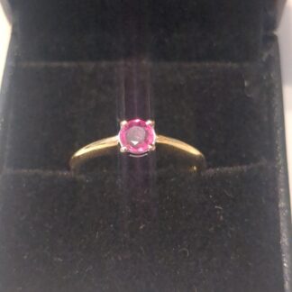 18ct Ruby ring