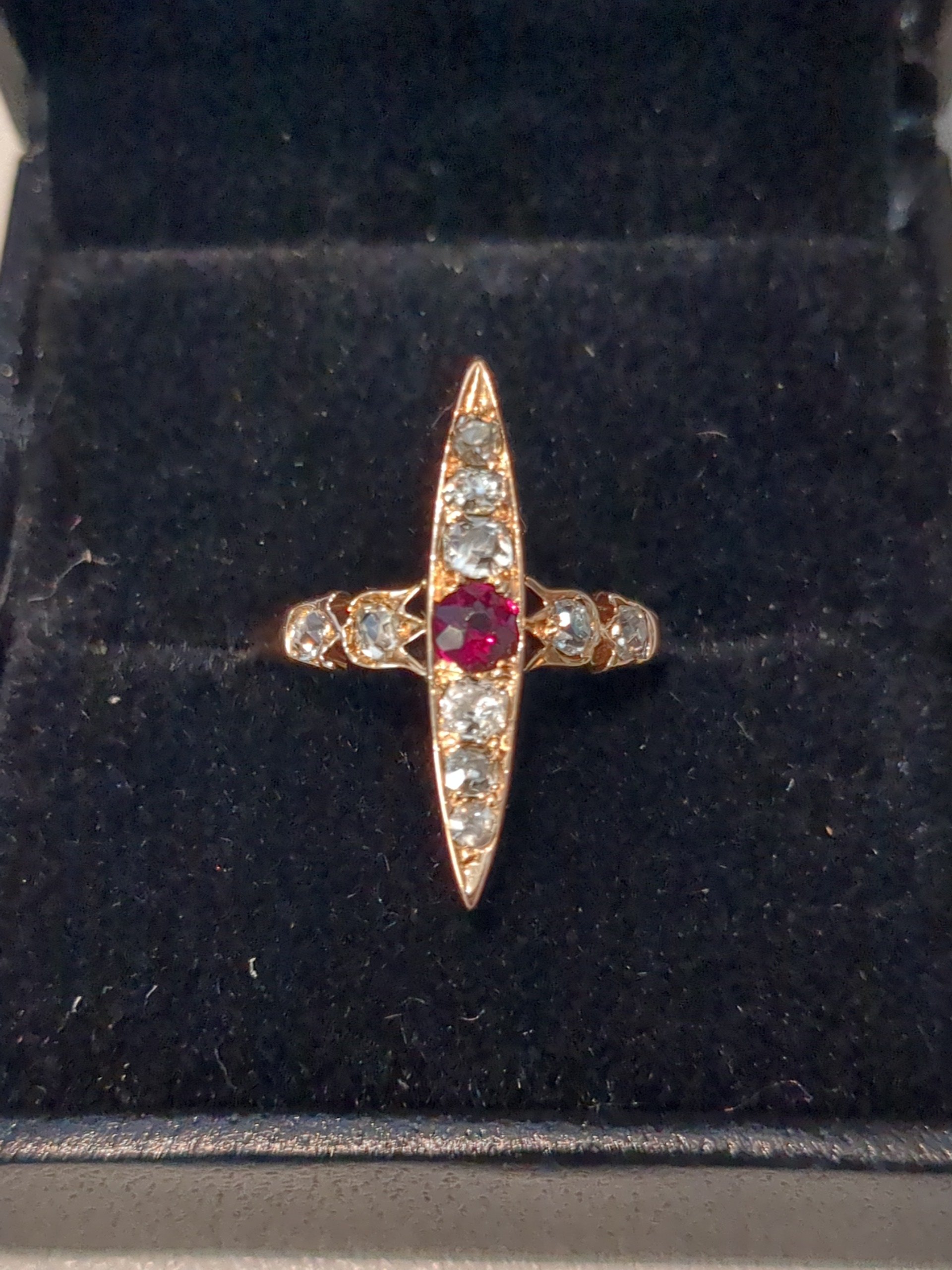 18ct Diamond and garnet