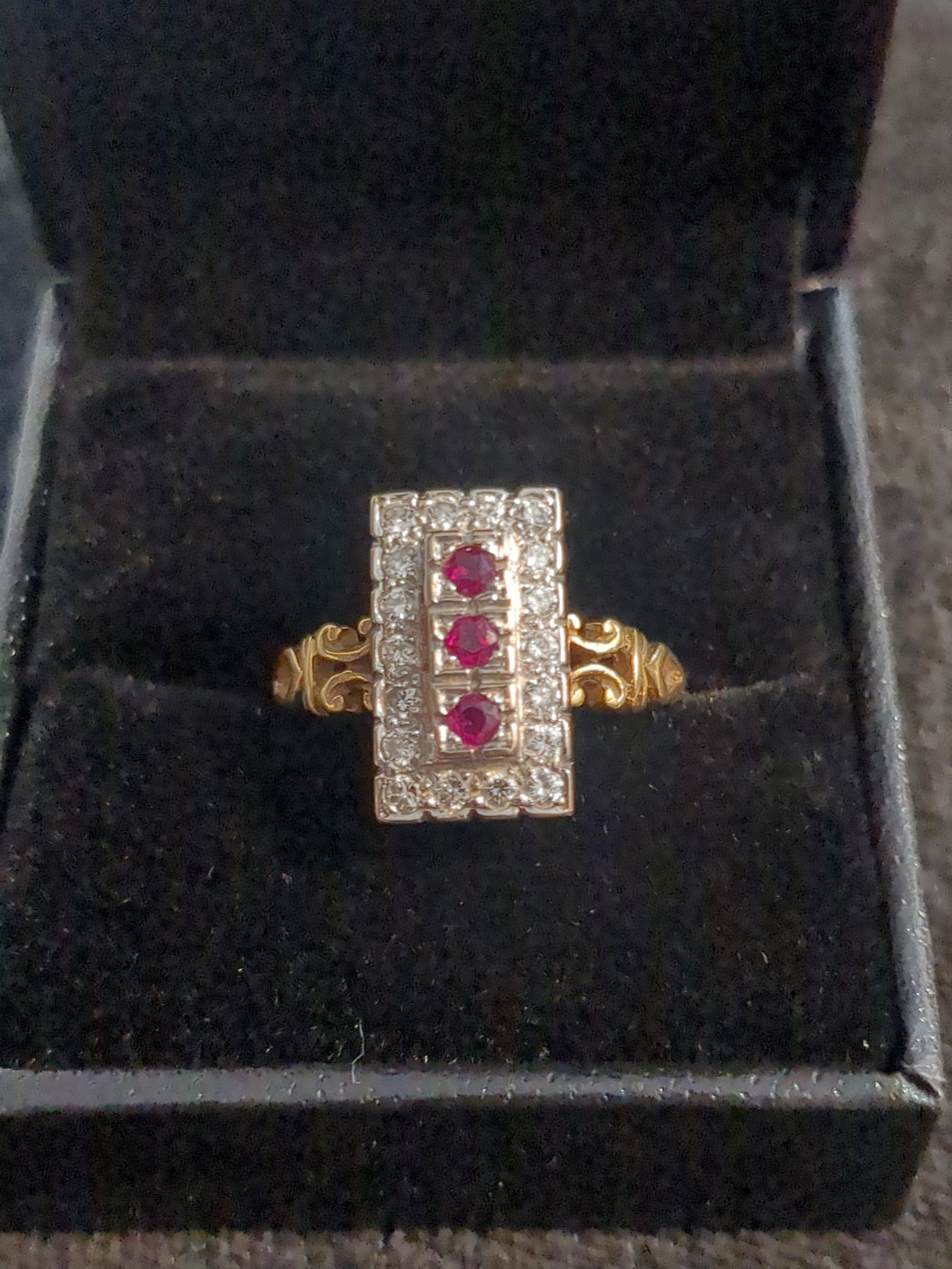 18ct Ruby and diamond ring