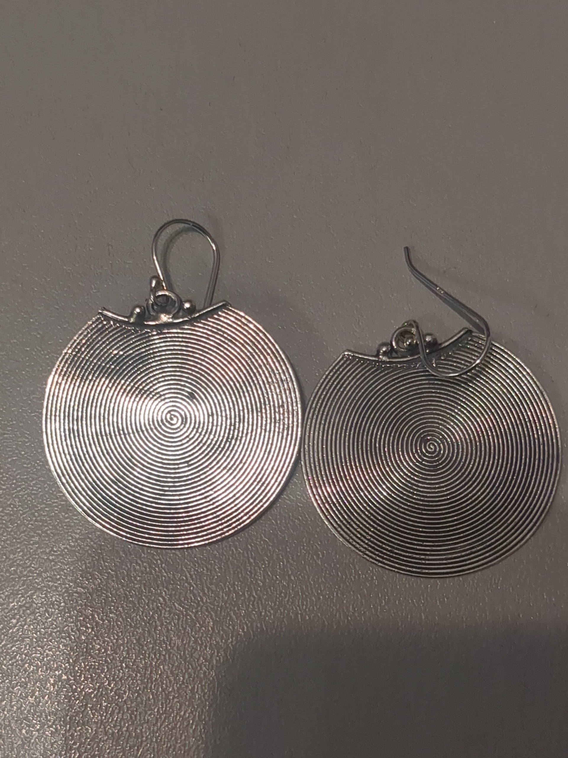 Silver concentric circles earrings