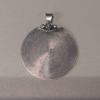 Silver concentric circles pendant