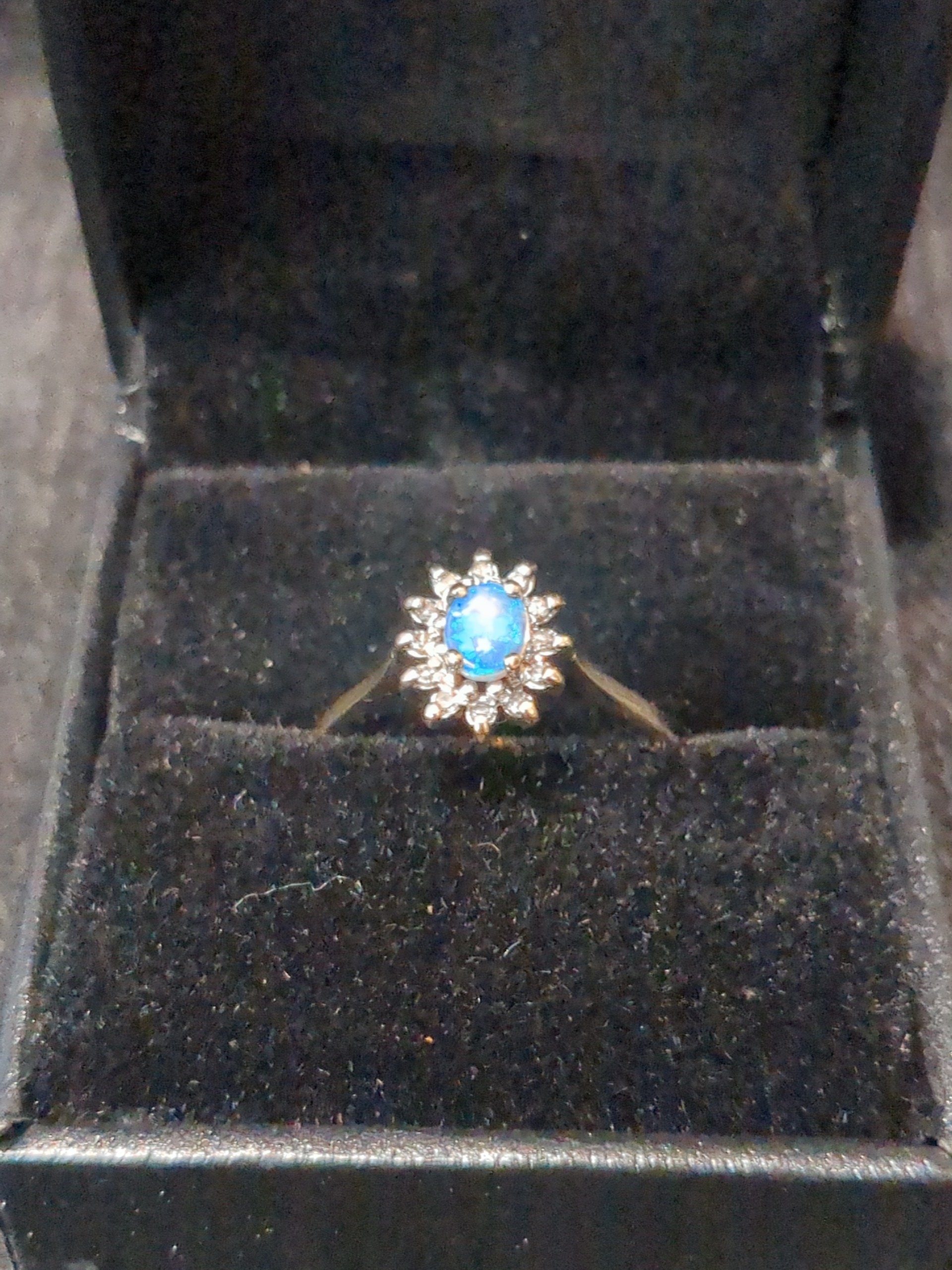9ct gold opal and diamond ring