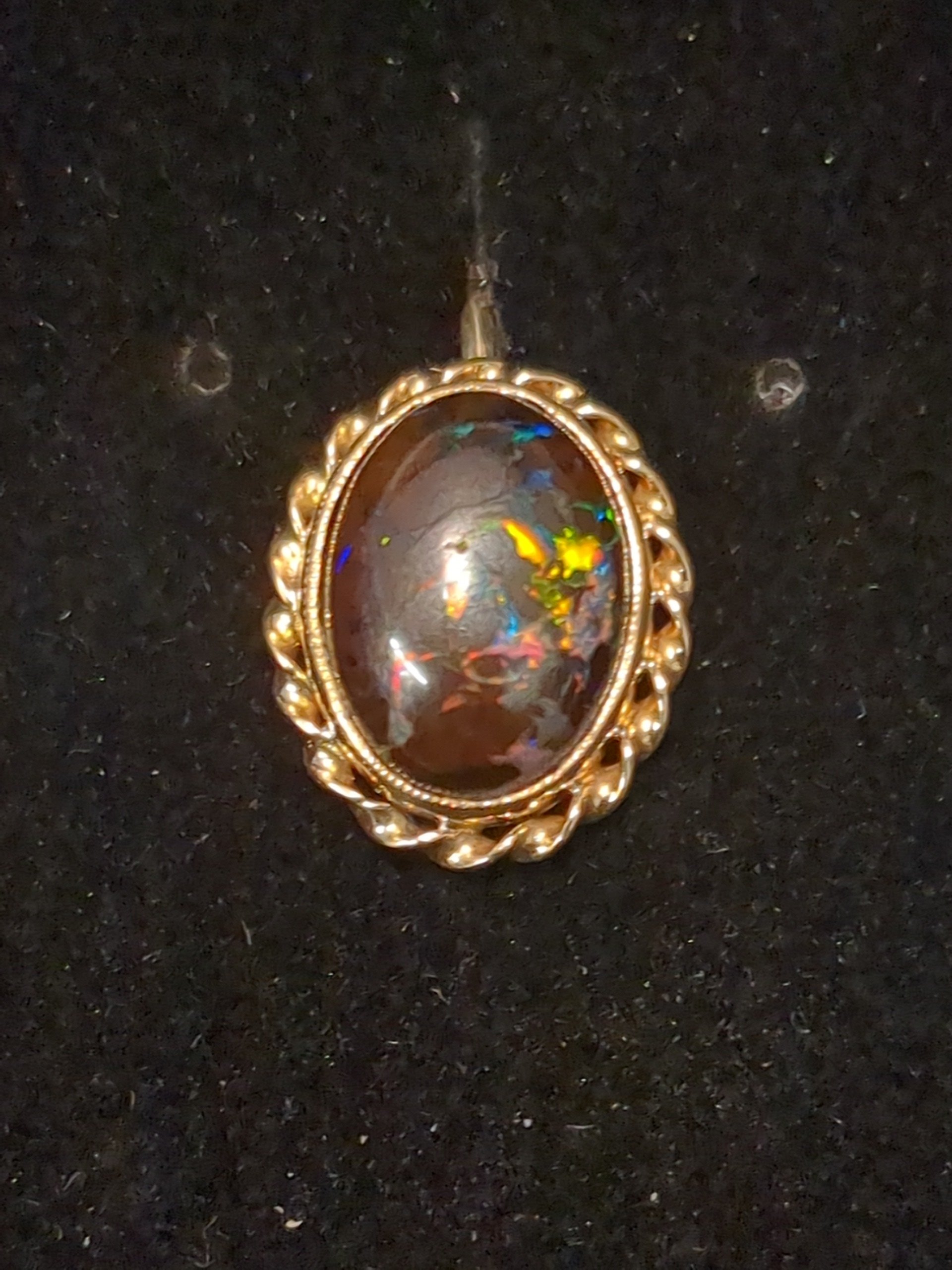 9ct gold bolder opal pendant