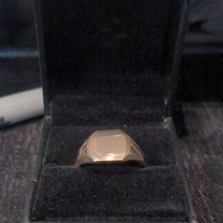 9ct gold signet ring