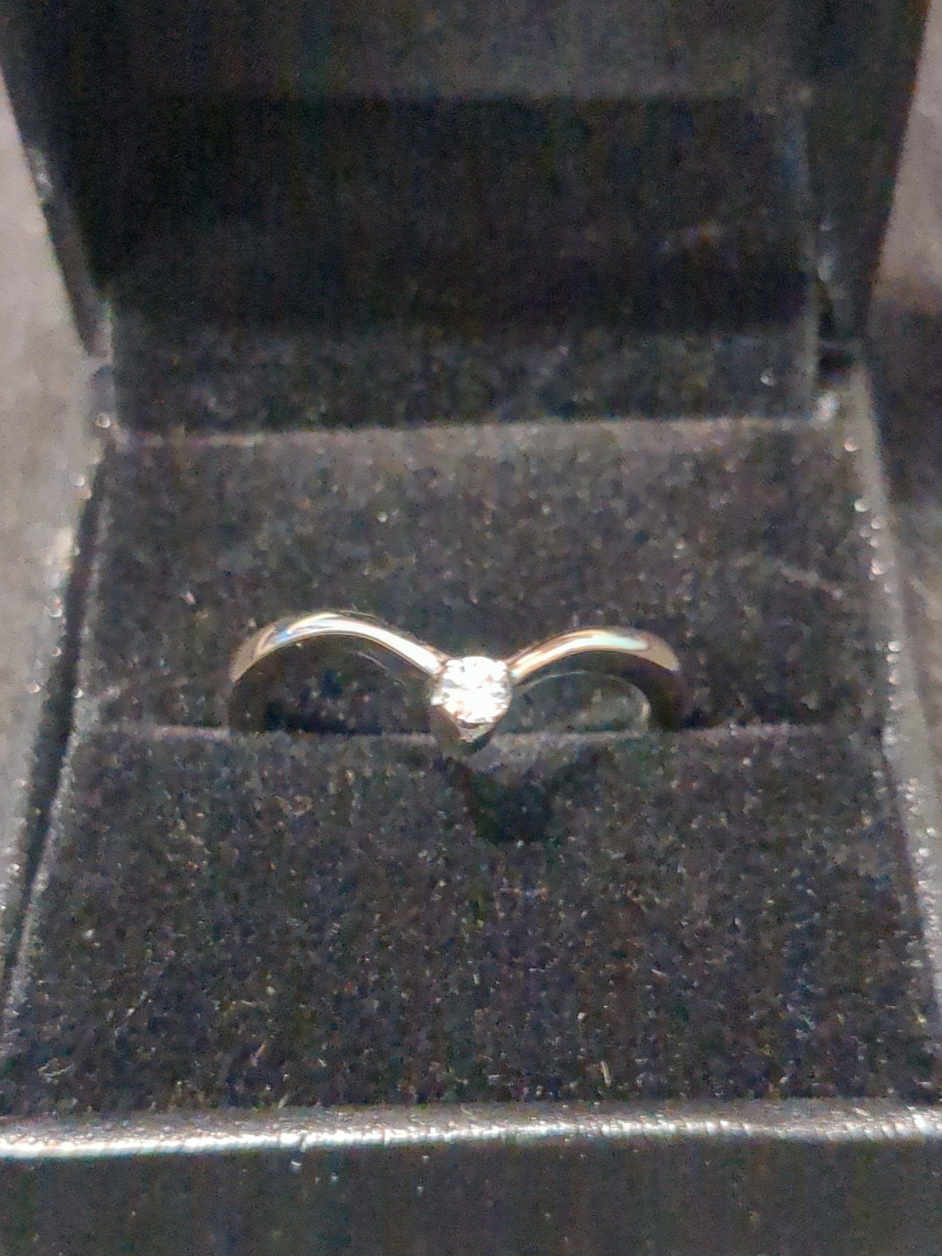 18ct white Gold diamond ring