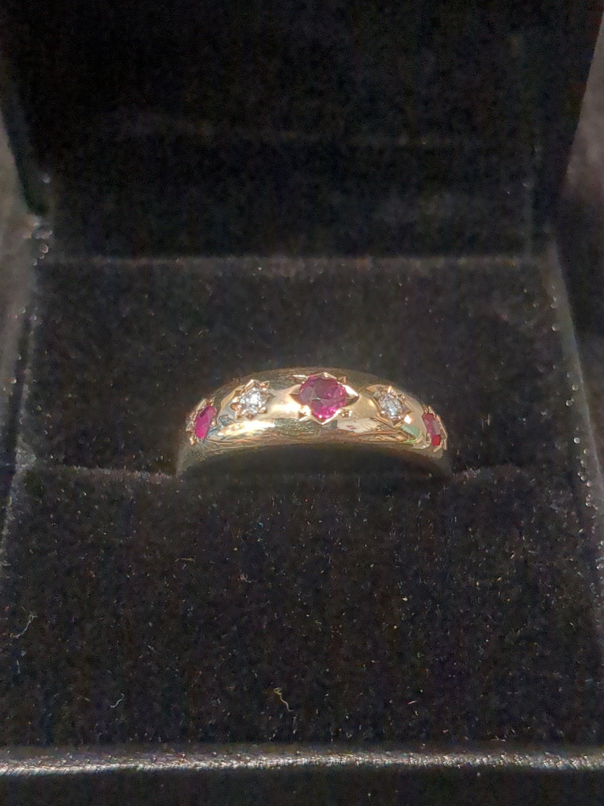 9ct ruby and diamond ring