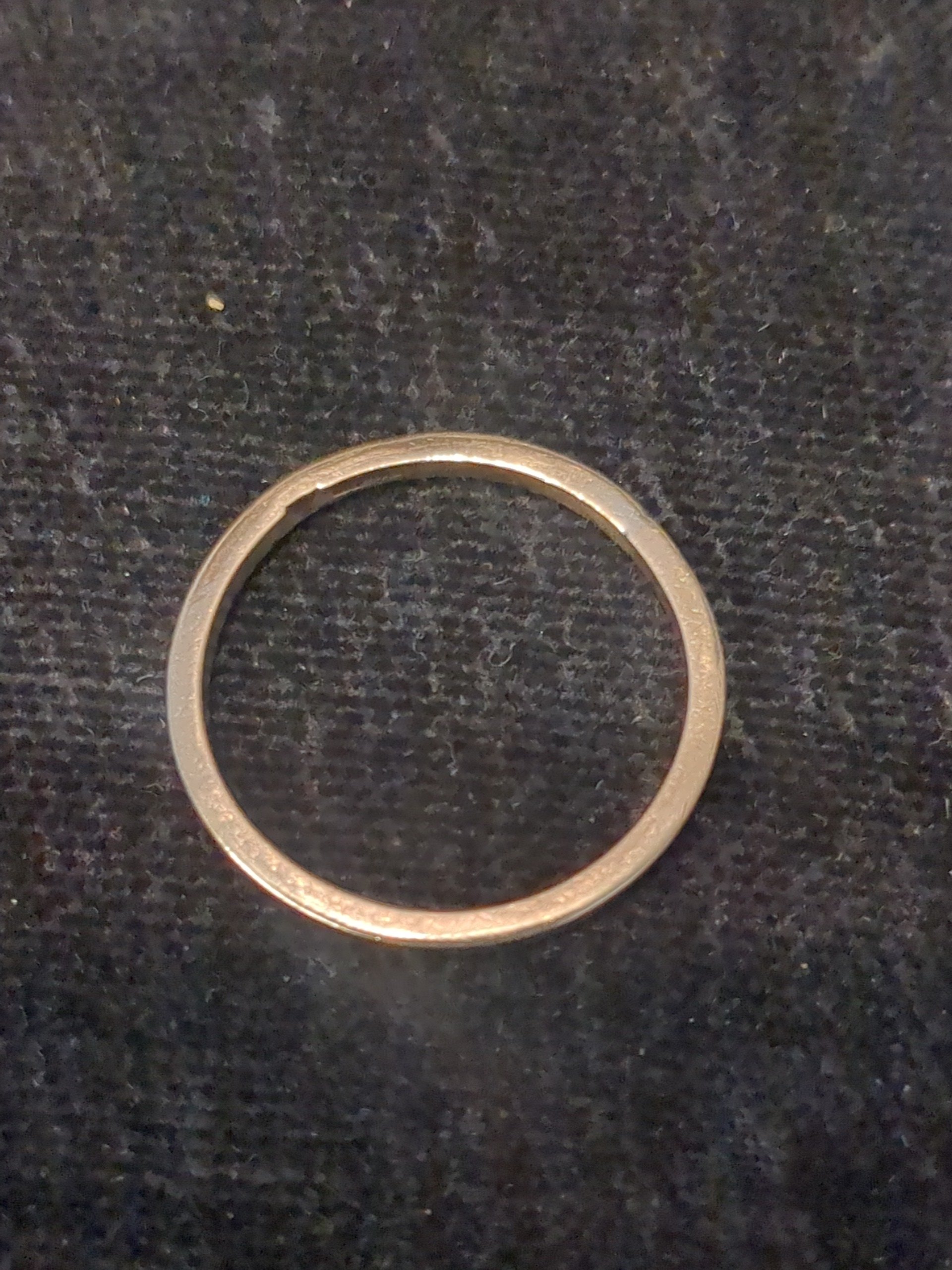 9ct gold wedding band