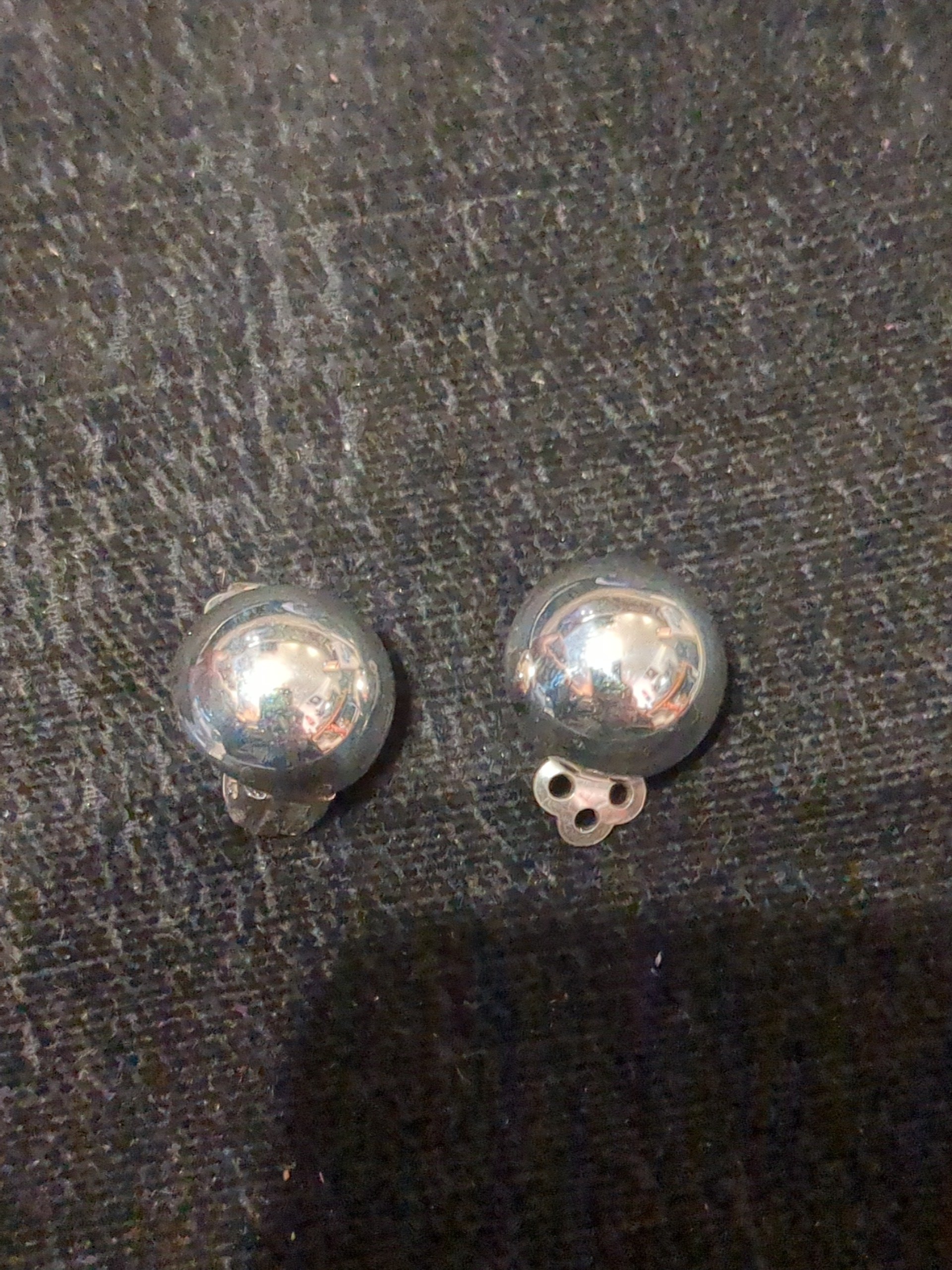 Silver clip earrings round dome