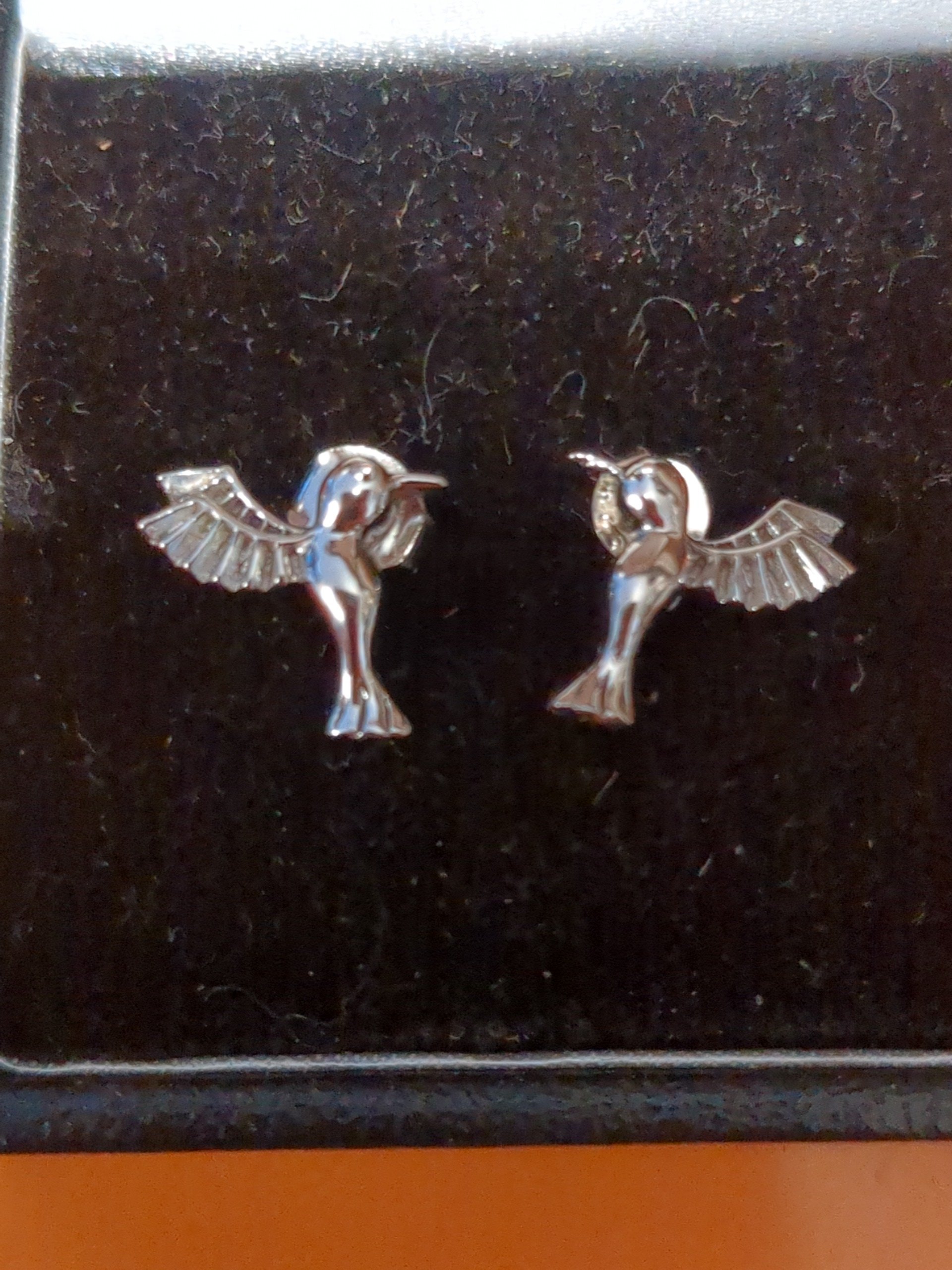 Silver bird studs