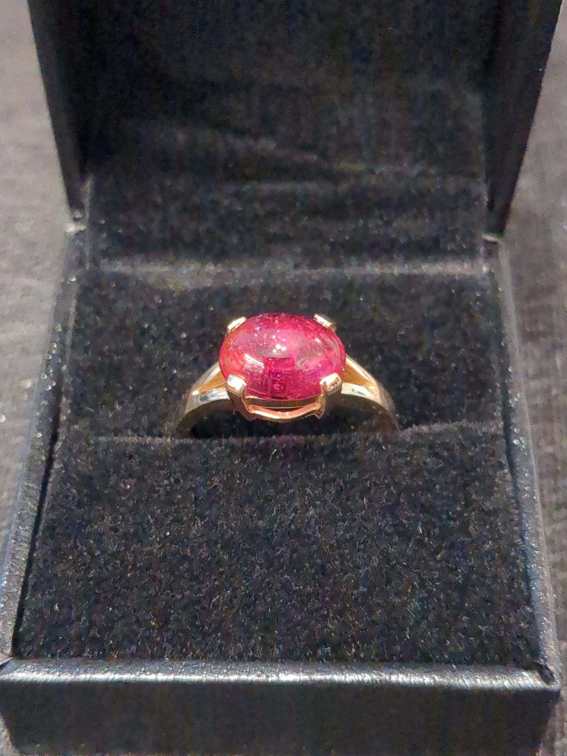 9ct Gold tourmaline ring