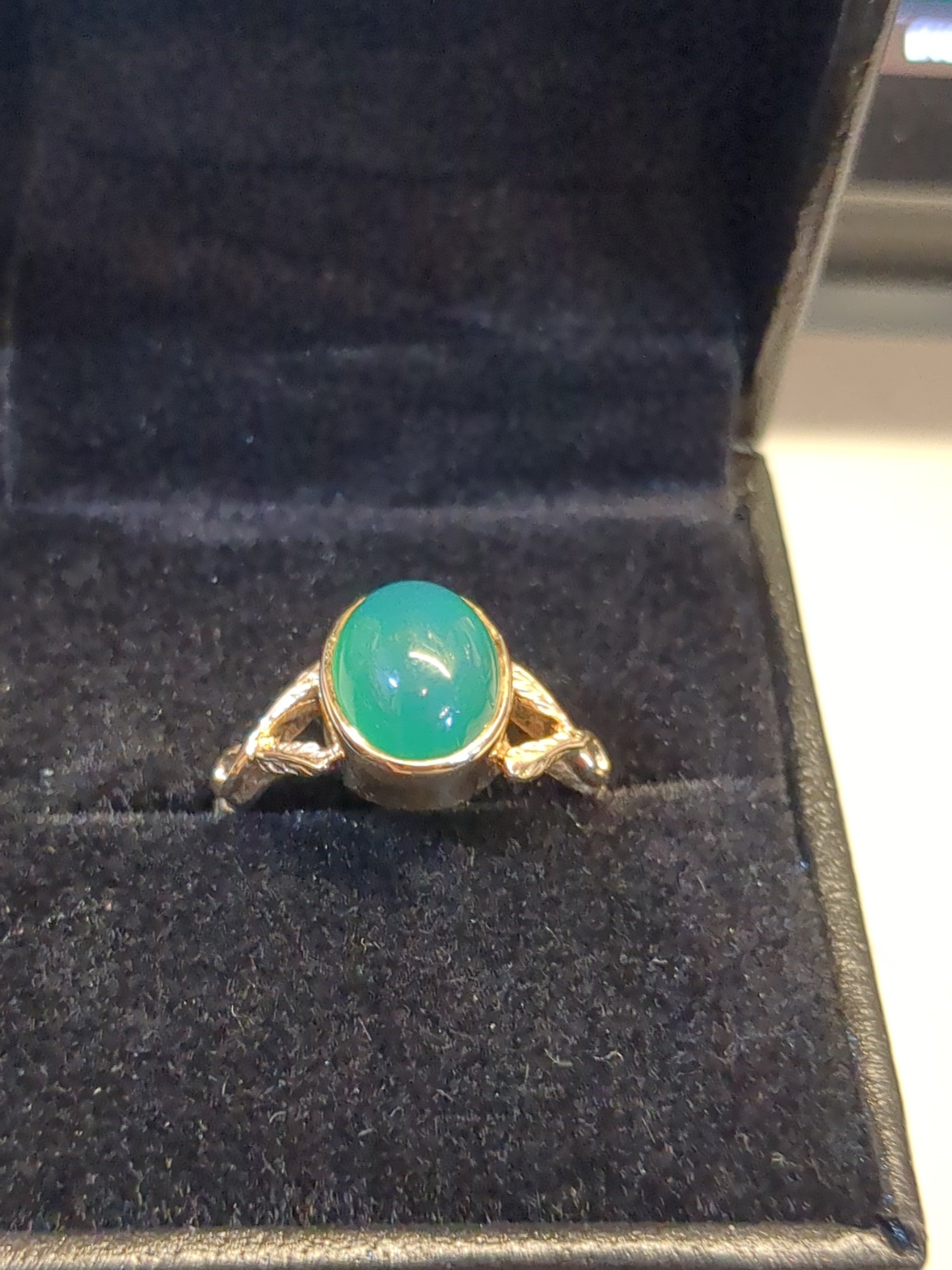 9ct Gold Green Agate