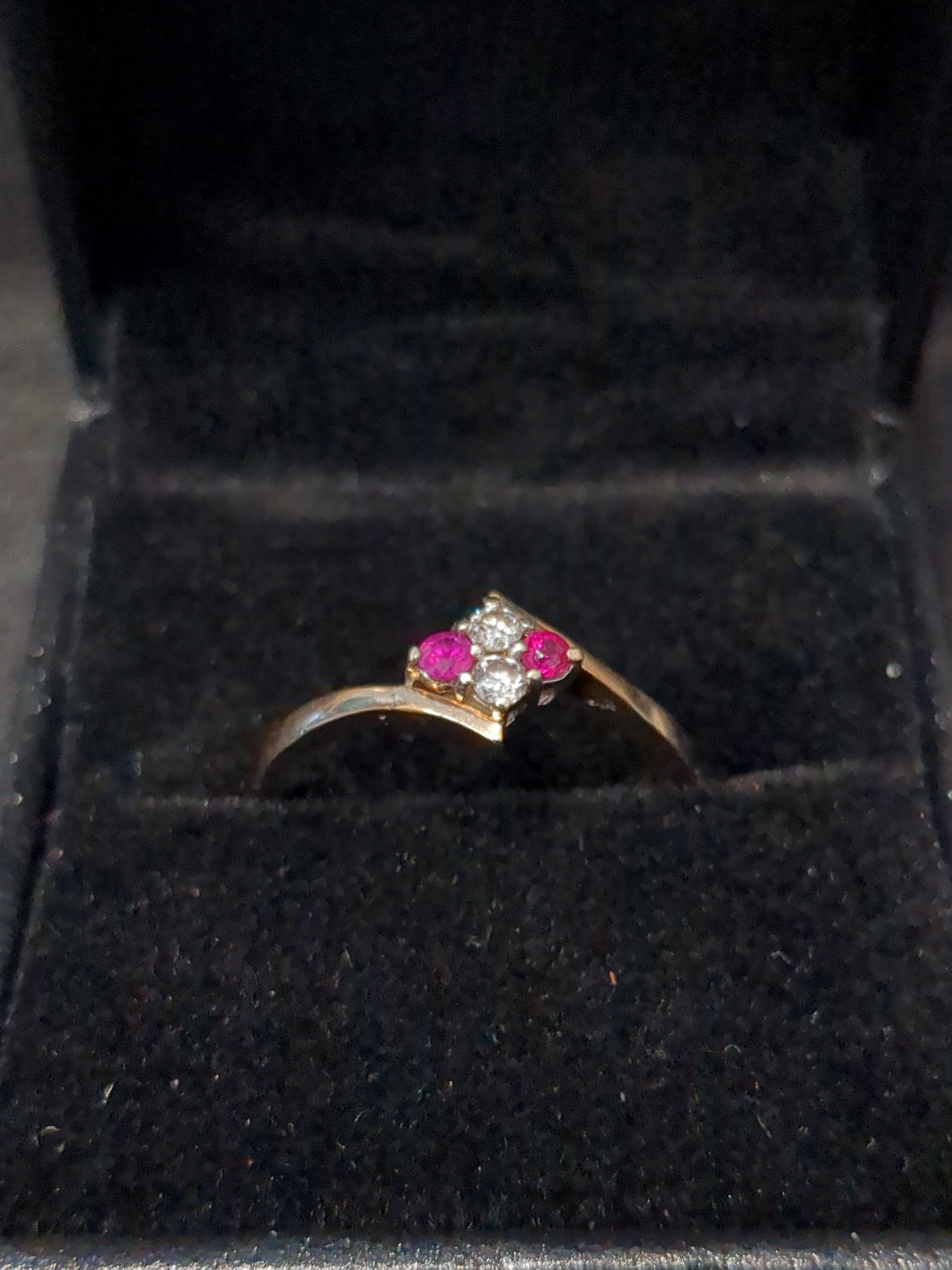 9ct Diamond and ruby ring