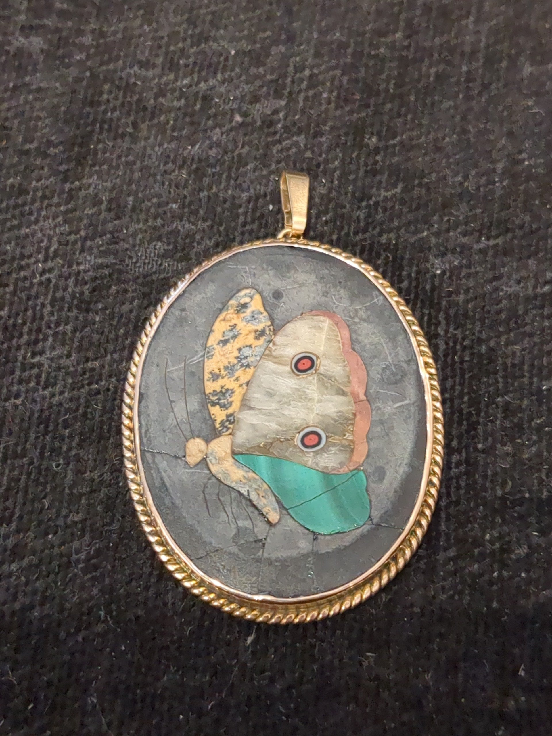 9ct Gold Petra Dura pendant