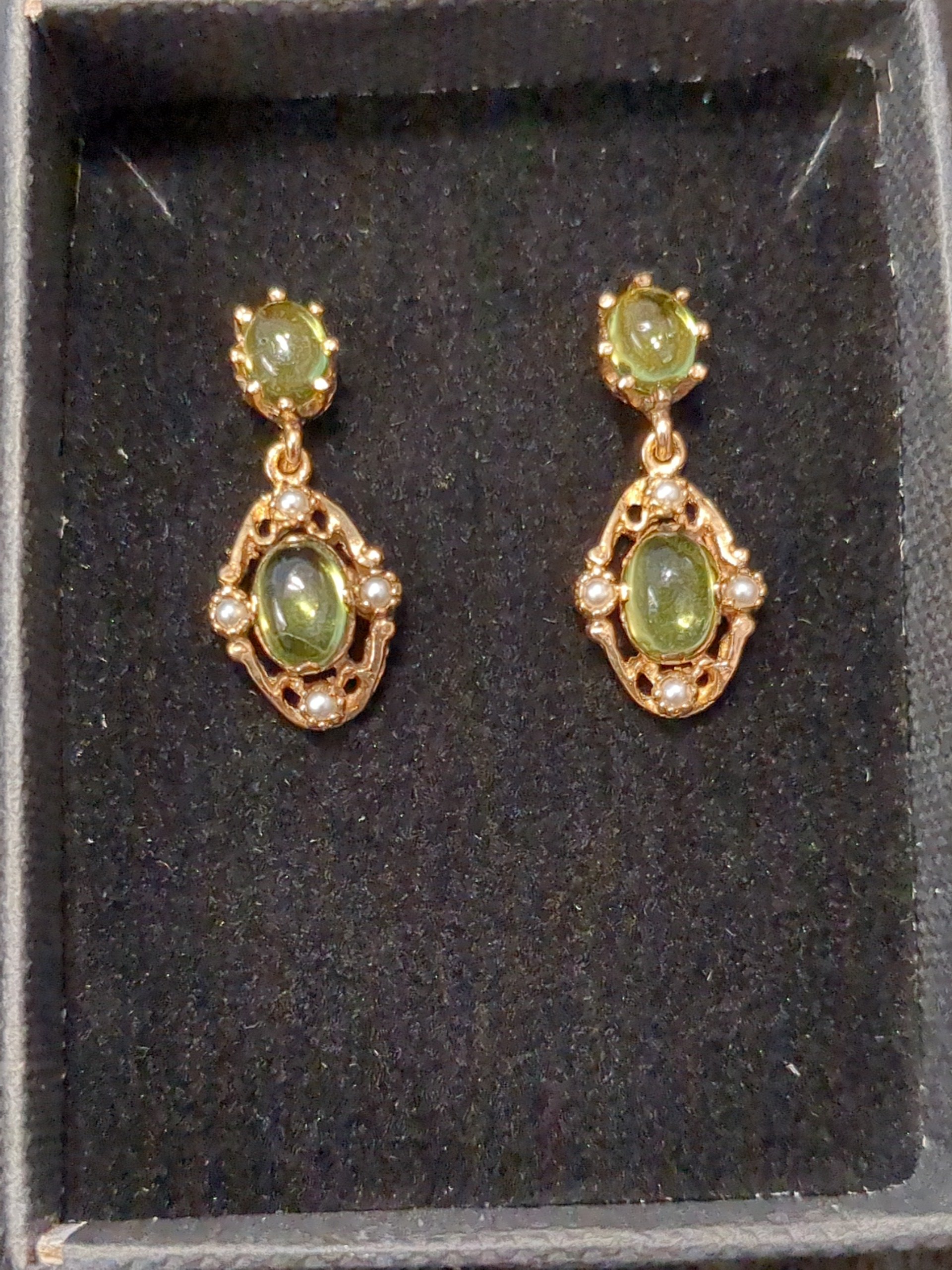 9ct Gold peridot and pearl earrings