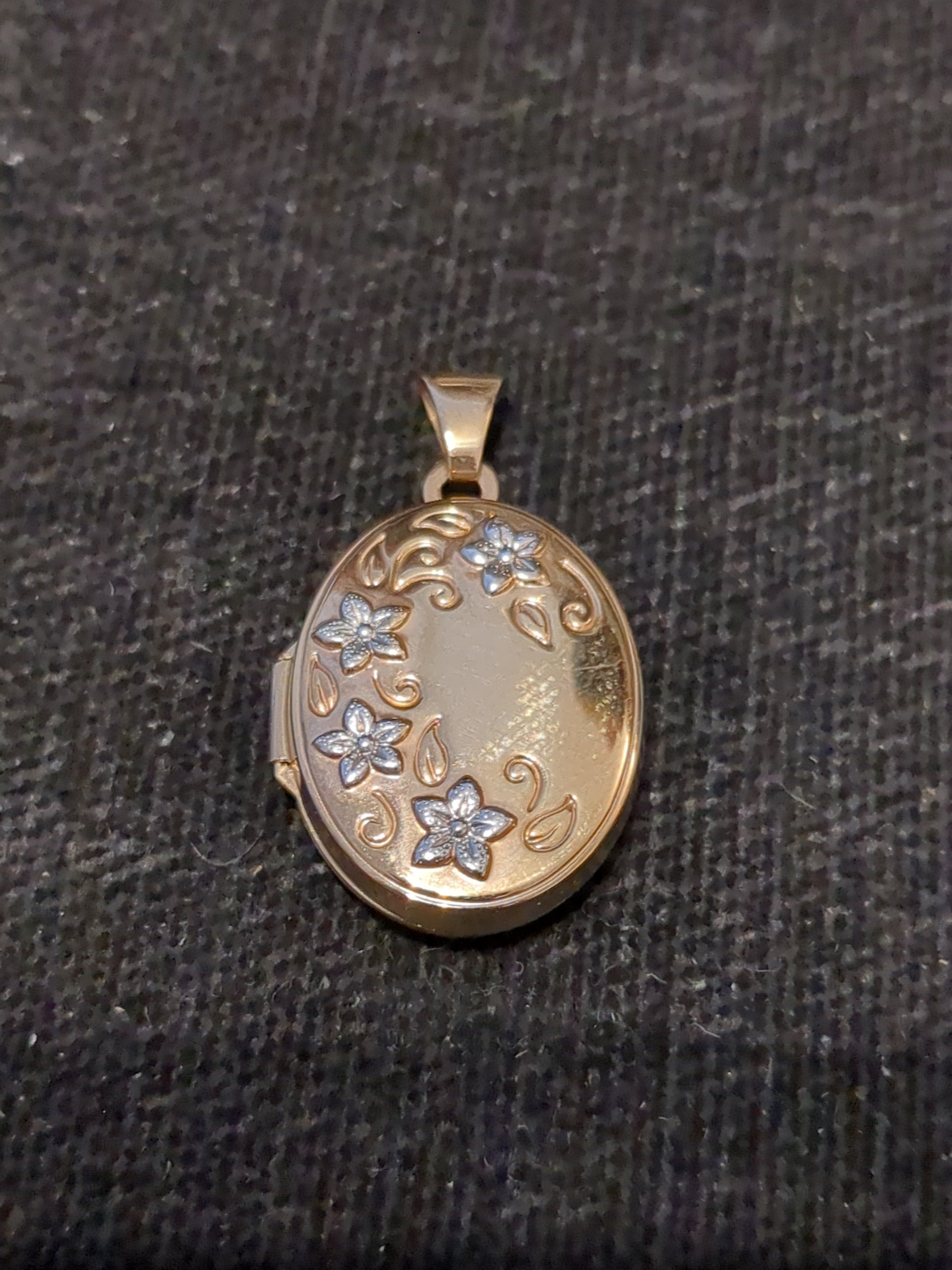9ct Gold locket
